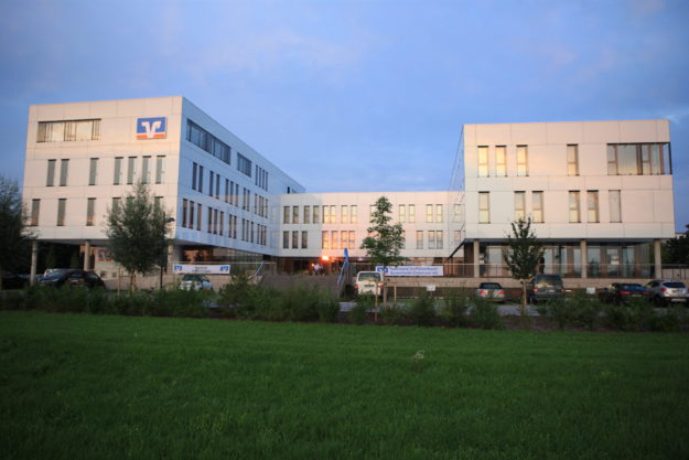 VR Bank Bad Aibling Glas-Fassade Konvortec