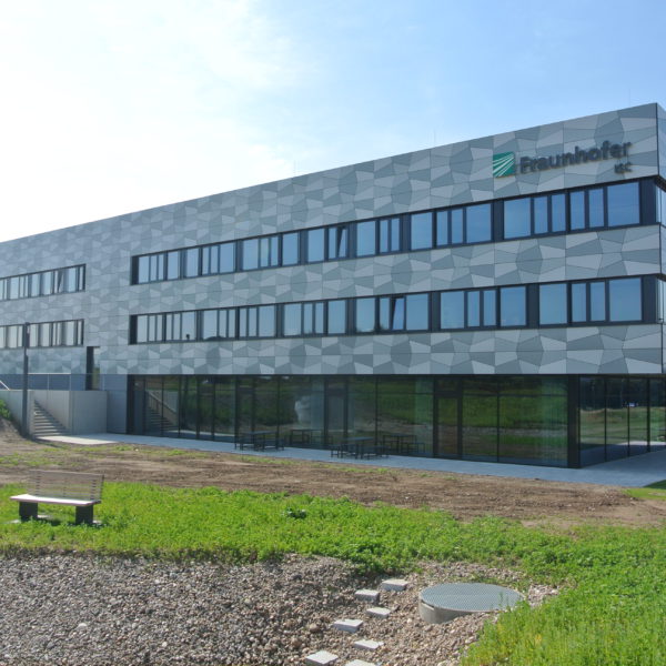 Bauvorhaben Fraunhofer Institut Bayreuth Fraunhofer Institut Bayreuth Keramik Fassade NBK
