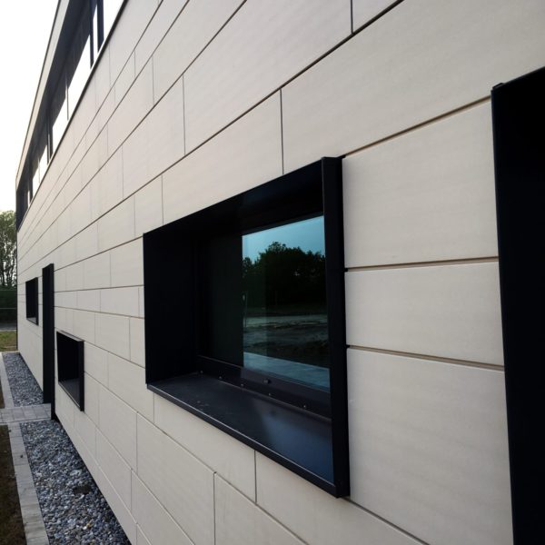 Sporthalle Oberding Hinterlüftete Keramik Fassade Agrob Buchtal KeraTwin