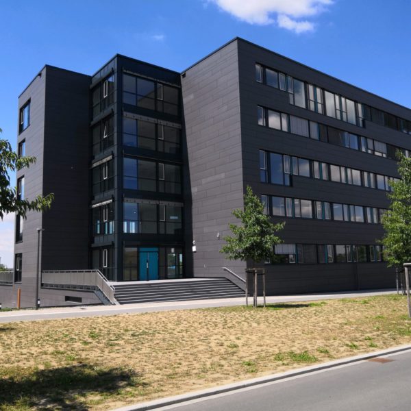 Infosim Würzburg Hinterlüftete Faserzement Fassade Eternit EQUITONE natura