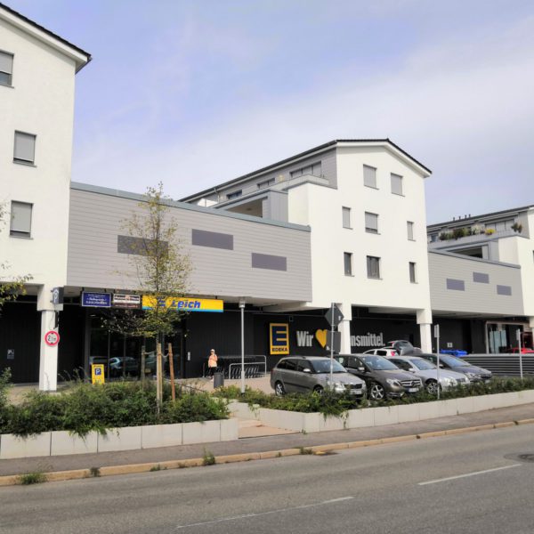 Wohn- und Geschäftsgebäude Maisach Faserzement Fassade Eternit Cedral u. Textura Wohn- und Geschäftsgebäude Maisach Faserzement Fassade Eternit Cedral u. Textura