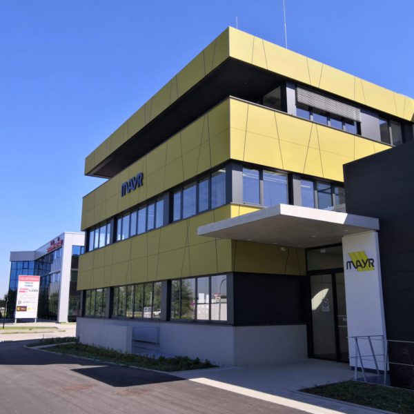 Gewerbegebäude Moosner hinterlüftete Faserzement Fassade Eternit Pictura trapezförmige Zuschnitte Gewerbegebäude Moosner hinterlüftete Faserzement Fassade Eternit Pictura trapezförmige Zuschnitte