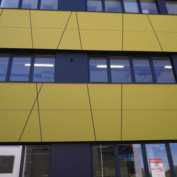 Gewerbegebäude Moosner hinterlüftete Faserzement Fassade Eternit Pictura trapezförmige Zuschnitte Gewerbegebäude Moosner hinterlüftete Faserzement Fassade Eternit Pictura trapezförmige Zuschnitte