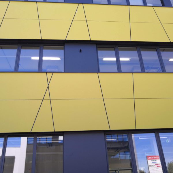 Gewerbegebäude Moosner hinterlüftete Faserzement Fassade Eternit Pictura trapezförmige Zuschnitte Gewerbegebäude Moosner hinterlüftete Faserzement Fassade Eternit Pictura trapezförmige Zuschnitte