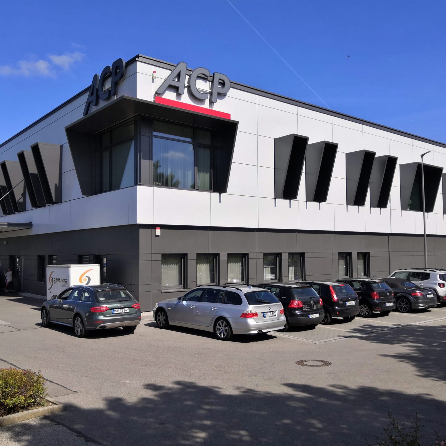 HERTO-Park, Kolbermoor hinterlüftete Alucobond und Faserzement Fassade Auria