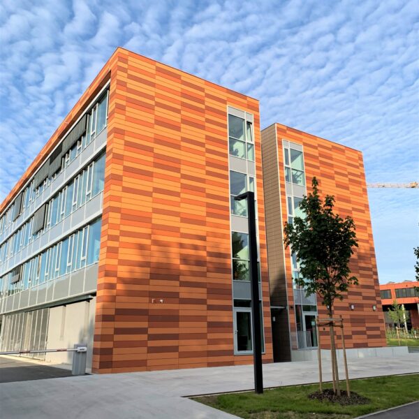 Sozialverwaltung Landshut, hinterlüftete Möding Ziegel Fassade