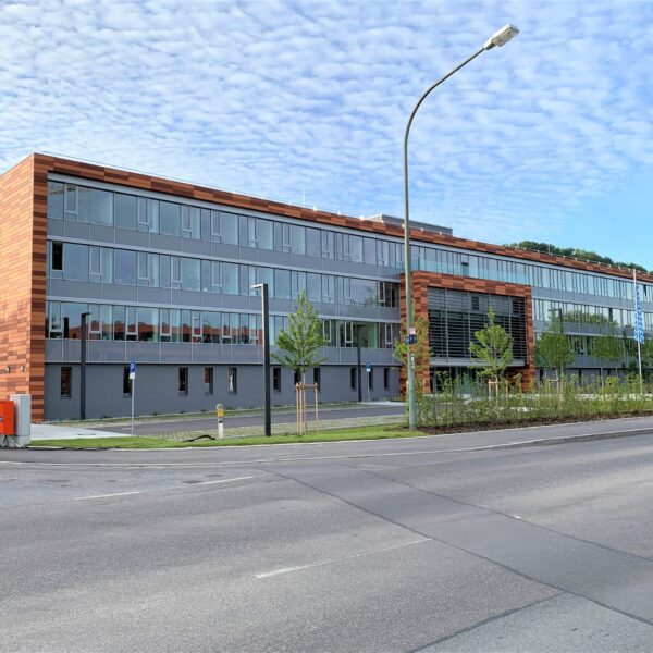 Sozialverwaltung Landshut, hinterlüftete Möding Ziegel Fassade