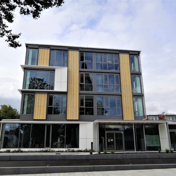 Rathaus Eching, hinterlüftete Ziegel Fassade - Möding Ziegel