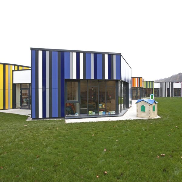 Kita St. Johannes Dingolfing, hinterlüftete Ziegel Fassade Moeding Longoton, Bildautor: Toni Ott